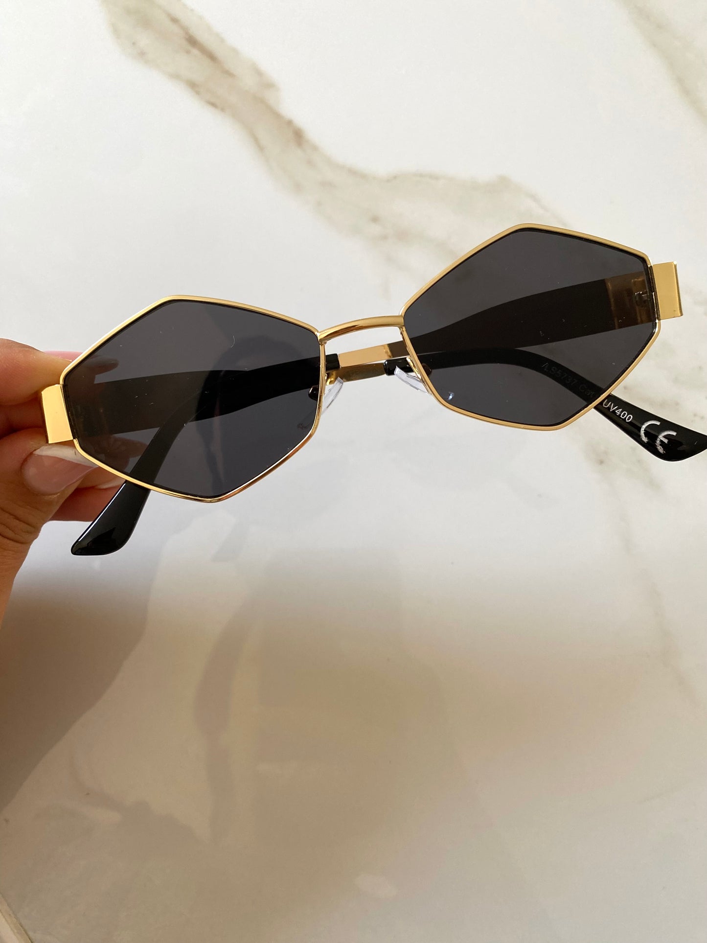 Occhiali da sole uomo donna “BABI” montatura oro e lenti nere